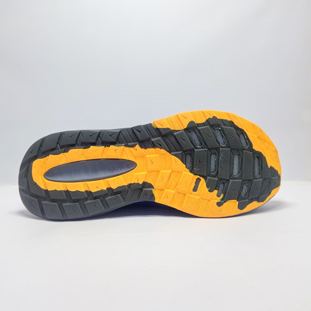 New Balance Intrel V5