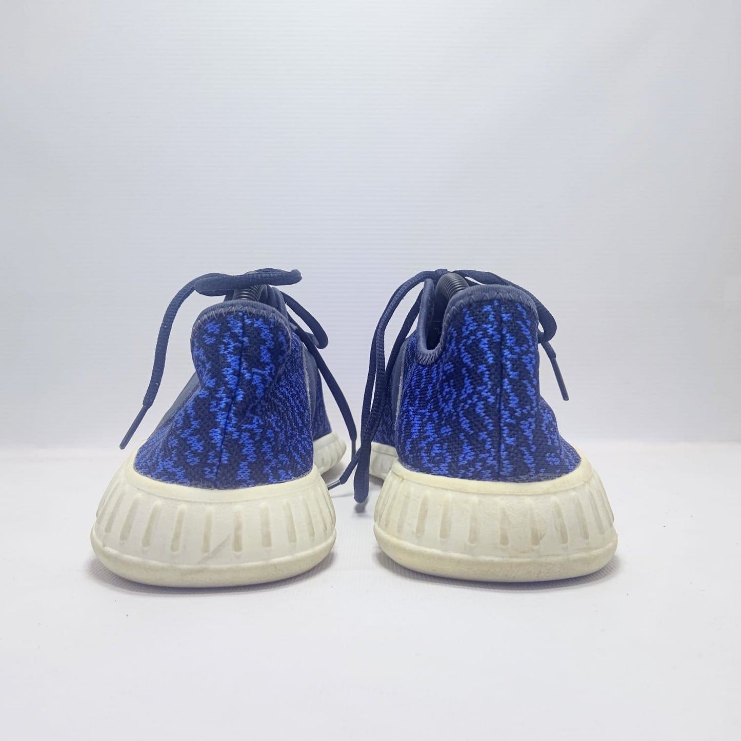 Blue Sneakers (China)