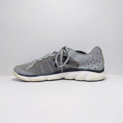 Under Armour Assert 6