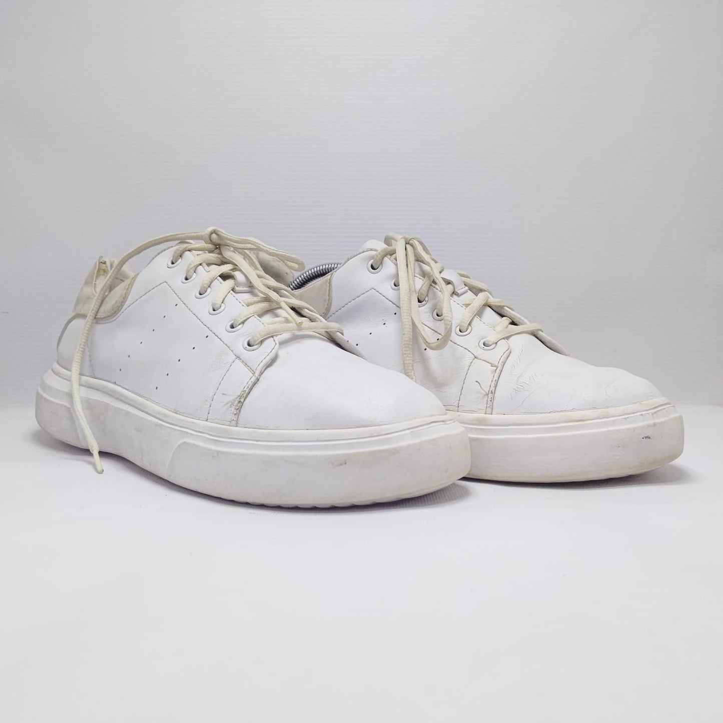 WHITE SNEAKERS (China)