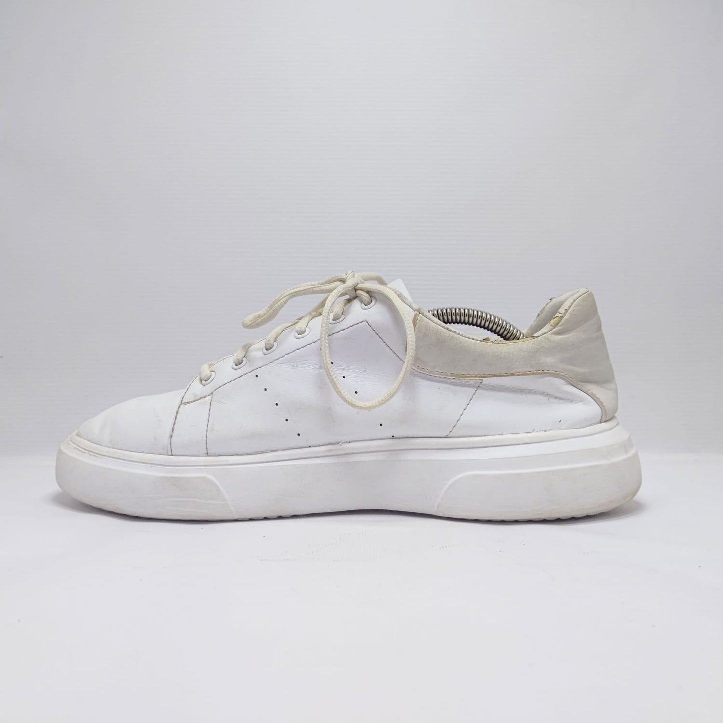 WHITE SNEAKERS (China)