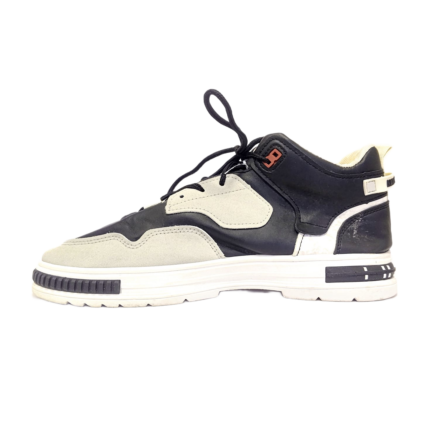 CHINES BRANDED SNEAKERS