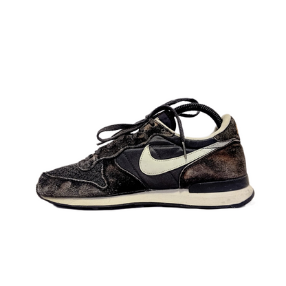 NIKE INTERNATIONALIST